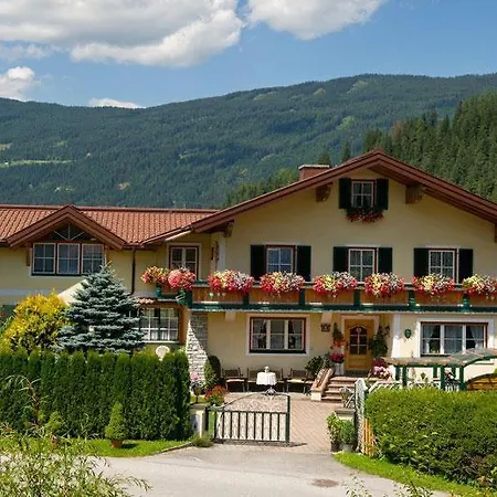 Апартаменты Haus Martina *
